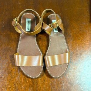 Steve Madden Darnell Flat Sandal